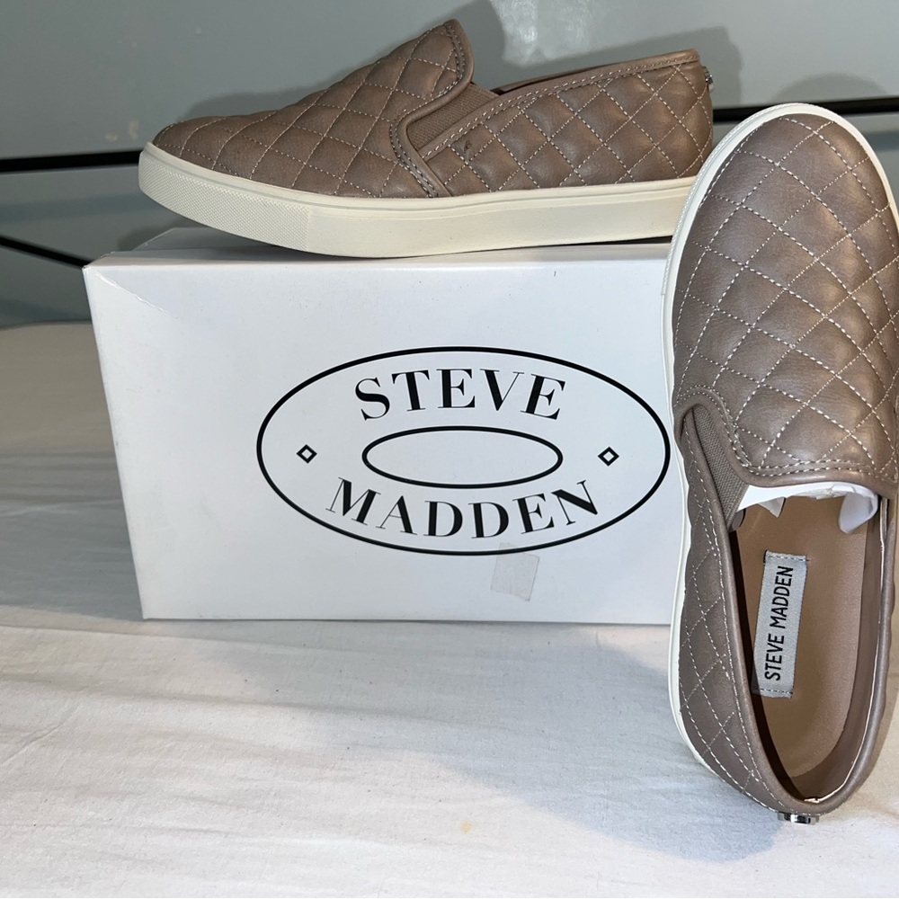 Steve Madden - Picture 3 of 3